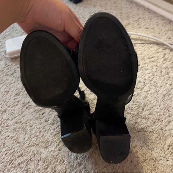 BLACK SUEDE HEELS - Picture 4 of 4